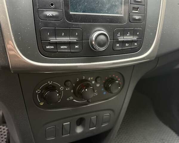 Серый Рено Сандеро, объемом двигателя 1.5 л и пробегом 118 тыс. км за 9499 $, фото 15 на Automoto.ua