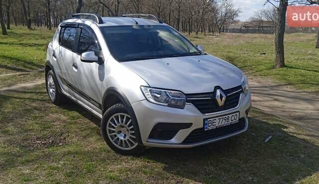 Сірий Рено Сандеро, об'ємом двигуна 1.46 л та пробігом 190 тис. км за 8700 $, фото 4 на Automoto.ua