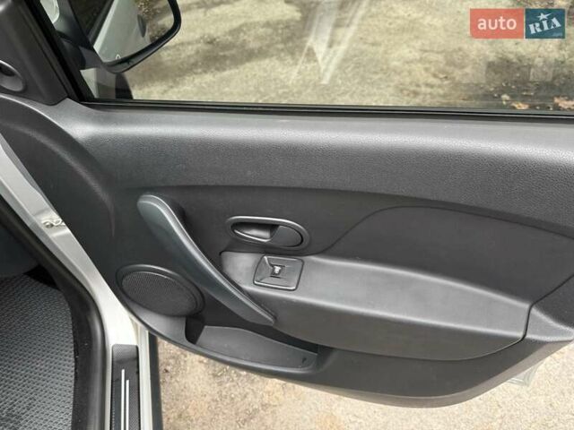 Сірий Рено Сандеро, об'ємом двигуна 1.46 л та пробігом 119 тис. км за 8900 $, фото 26 на Automoto.ua