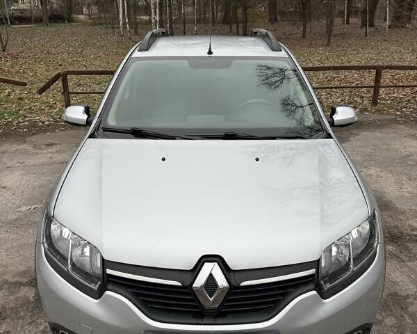 Серый Рено Сандеро, объемом двигателя 1.5 л и пробегом 118 тыс. км за 9499 $, фото 9 на Automoto.ua