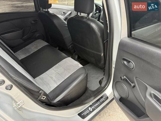 Серый Рено Сандеро, объемом двигателя 1.5 л и пробегом 118 тыс. км за 9499 $, фото 24 на Automoto.ua