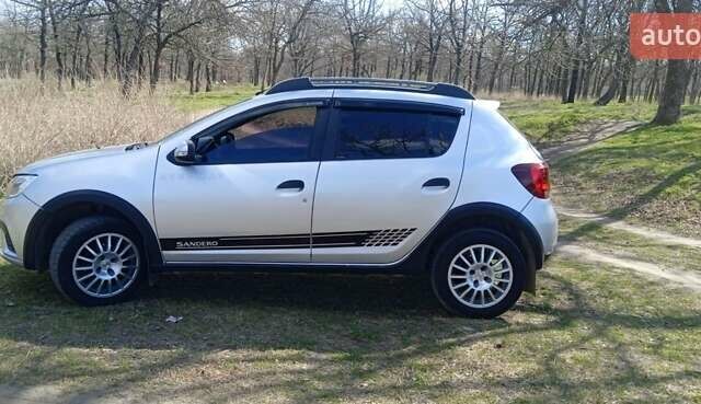 Сірий Рено Сандеро, об'ємом двигуна 1.46 л та пробігом 190 тис. км за 8700 $, фото 3 на Automoto.ua
