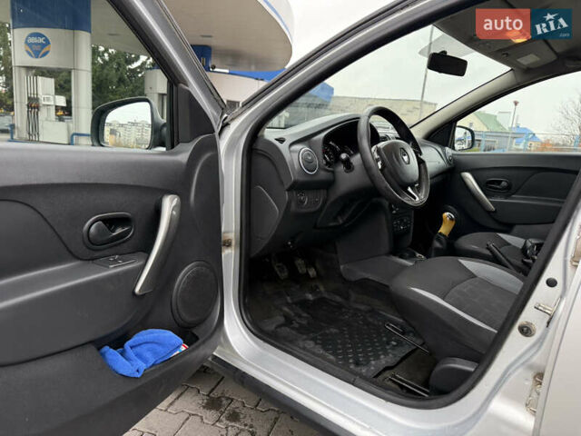 Серый Рено Сандеро, объемом двигателя 1.46 л и пробегом 198 тыс. км за 6599 $, фото 17 на Automoto.ua