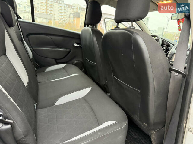 Серый Рено Сандеро, объемом двигателя 1.46 л и пробегом 216 тыс. км за 6499 $, фото 30 на Automoto.ua