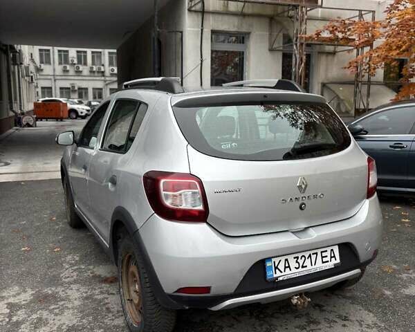 Сірий Рено Сандеро, об'ємом двигуна 1.46 л та пробігом 260 тис. км за 7500 $, фото 5 на Automoto.ua