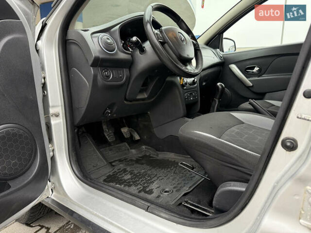 Серый Рено Сандеро, объемом двигателя 1.46 л и пробегом 216 тыс. км за 6499 $, фото 19 на Automoto.ua