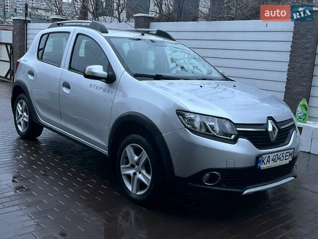 Сірий Рено Сандеро, об'ємом двигуна 0.9 л та пробігом 74 тис. км за 9300 $, фото 8 на Automoto.ua