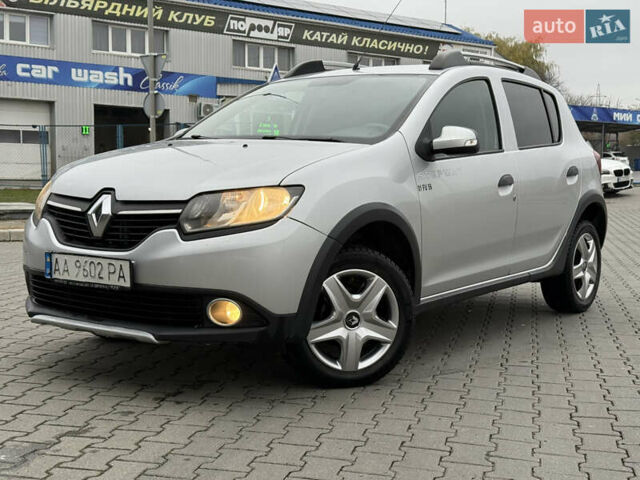 Серый Рено Сандеро, объемом двигателя 1.46 л и пробегом 198 тыс. км за 6599 $, фото 1 на Automoto.ua