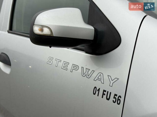 Серый Рено Сандеро, объемом двигателя 1.46 л и пробегом 198 тыс. км за 6599 $, фото 9 на Automoto.ua