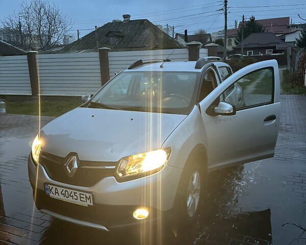 Сірий Рено Сандеро, об'ємом двигуна 0.9 л та пробігом 74 тис. км за 9300 $, фото 1 на Automoto.ua