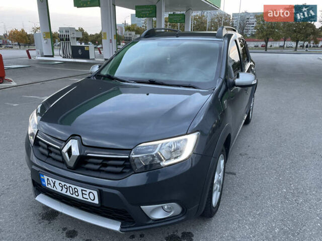 Серый Рено Сандеро, объемом двигателя 1.46 л и пробегом 132 тыс. км за 8300 $, фото 1 на Automoto.ua