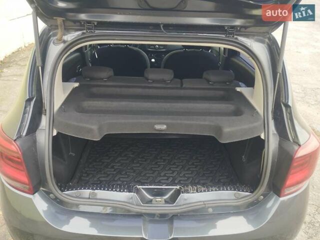 Серый Рено Сандеро, объемом двигателя 1.46 л и пробегом 214 тыс. км за 10999 $, фото 7 на Automoto.ua