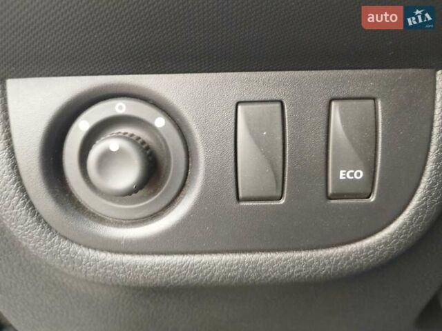 Серый Рено Сандеро, объемом двигателя 1.46 л и пробегом 214 тыс. км за 10999 $, фото 20 на Automoto.ua