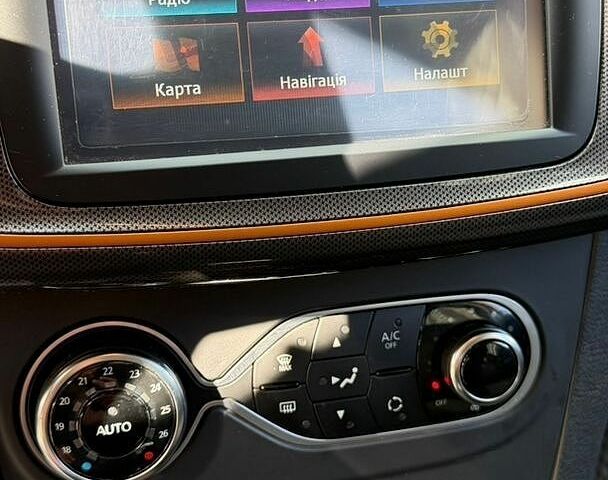 Сірий Рено Сандеро, об'ємом двигуна 0.9 л та пробігом 115 тис. км за 8600 $, фото 13 на Automoto.ua
