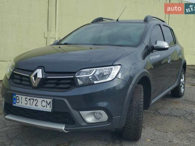 Серый Рено Сандеро, объемом двигателя 1.46 л и пробегом 214 тыс. км за 10999 $, фото 1 на Automoto.ua