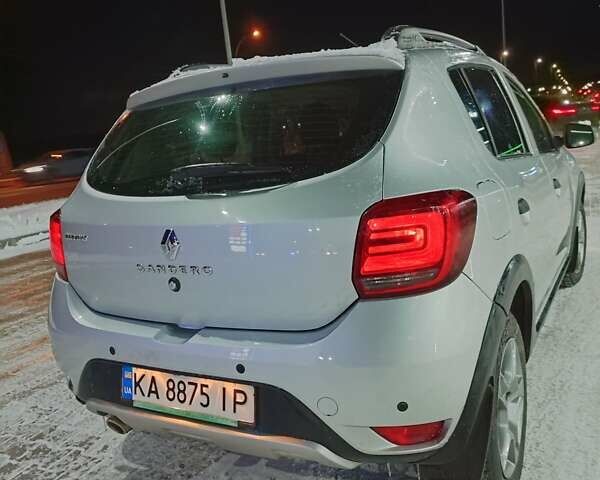 Серый Рено Сандеро, объемом двигателя 1.46 л и пробегом 168 тыс. км за 11000 $, фото 8 на Automoto.ua