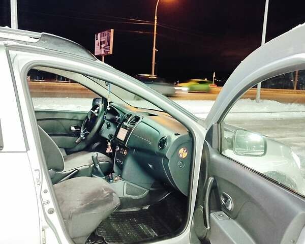 Серый Рено Сандеро, объемом двигателя 1.46 л и пробегом 168 тыс. км за 11000 $, фото 16 на Automoto.ua