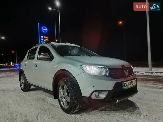 Серый Рено Сандеро, объемом двигателя 1.46 л и пробегом 168 тыс. км за 11000 $, фото 2 на Automoto.ua