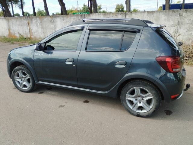 Серый Рено Сандеро, объемом двигателя 1.5 л и пробегом 46 тыс. км за 12100 $, фото 1 на Automoto.ua