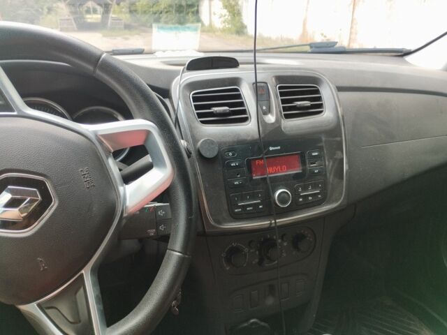 Серый Рено Сандеро, объемом двигателя 1.5 л и пробегом 46 тыс. км за 12100 $, фото 5 на Automoto.ua