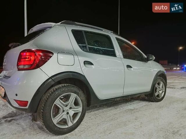 Серый Рено Сандеро, объемом двигателя 1.46 л и пробегом 168 тыс. км за 11000 $, фото 5 на Automoto.ua