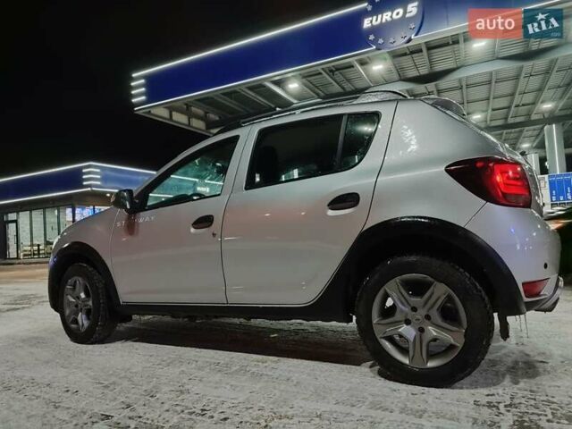 Серый Рено Сандеро, объемом двигателя 1.46 л и пробегом 168 тыс. км за 11000 $, фото 7 на Automoto.ua