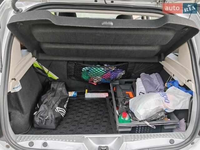 Сірий Рено Сандеро, об'ємом двигуна 1.46 л та пробігом 114 тис. км за 13000 $, фото 20 на Automoto.ua