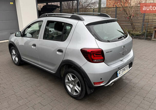 Серый Рено Сандеро, объемом двигателя 1.46 л и пробегом 39 тыс. км за 11800 $, фото 4 на Automoto.ua