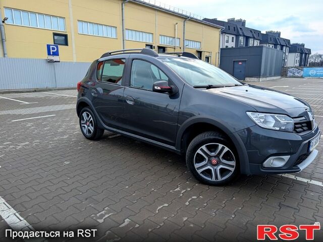 Серый Рено Сандеро, объемом двигателя 1.5 л и пробегом 130 тыс. км за 11750 $, фото 9 на Automoto.ua