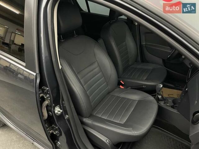Серый Рено Сандеро, объемом двигателя 1 л и пробегом 58 тыс. км за 10884 $, фото 19 на Automoto.ua