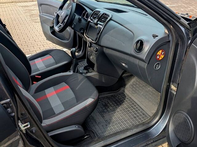 Серый Рено Сандеро, объемом двигателя 1.5 л и пробегом 130 тыс. км за 11750 $, фото 1 на Automoto.ua