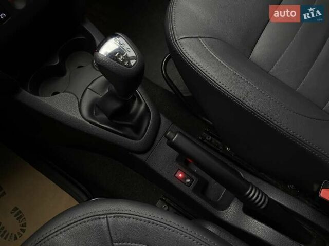 Серый Рено Сандеро, объемом двигателя 1 л и пробегом 58 тыс. км за 10884 $, фото 17 на Automoto.ua