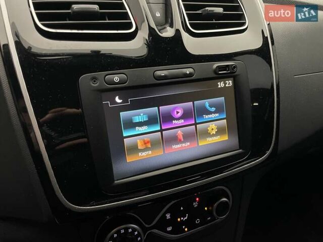 Серый Рено Сандеро, объемом двигателя 1 л и пробегом 58 тыс. км за 10884 $, фото 14 на Automoto.ua