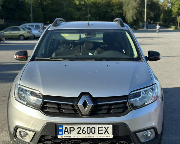 Серый Рено Сандеро, объемом двигателя 0.9 л и пробегом 59 тыс. км за 12300 $, фото 3 на Automoto.ua