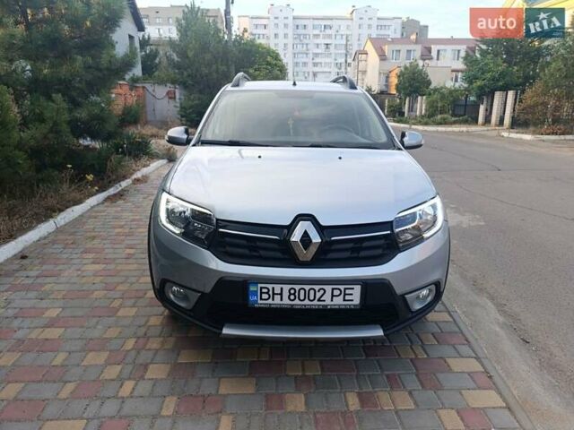Серый Рено Сандеро, объемом двигателя 0.9 л и пробегом 88 тыс. км за 9400 $, фото 4 на Automoto.ua