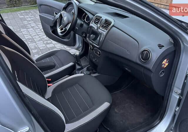 Серый Рено Сандеро, объемом двигателя 1.46 л и пробегом 39 тыс. км за 11800 $, фото 22 на Automoto.ua