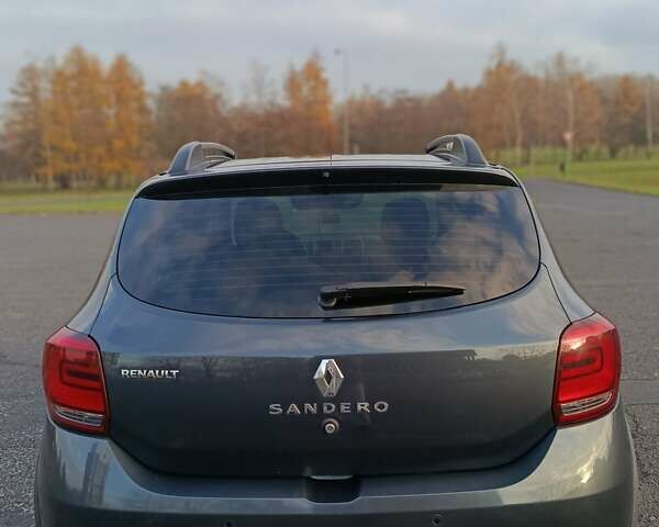 Сірий Рено Сандеро, об'ємом двигуна 0.9 л та пробігом 58 тис. км за 10500 $, фото 1 на Automoto.ua