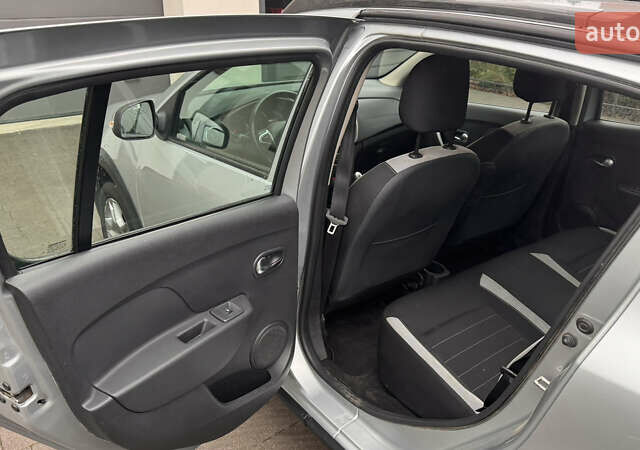 Серый Рено Сандеро, объемом двигателя 1.46 л и пробегом 39 тыс. км за 11800 $, фото 10 на Automoto.ua