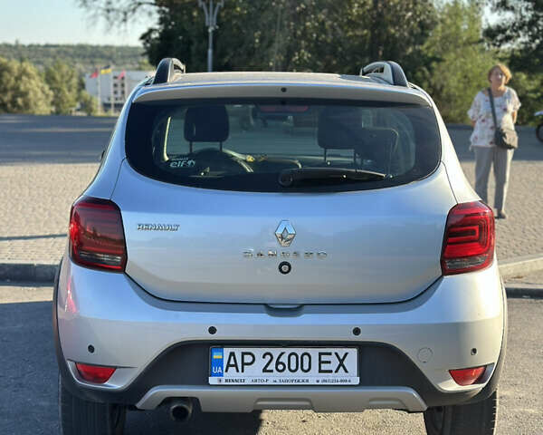 Серый Рено Сандеро, объемом двигателя 0.9 л и пробегом 59 тыс. км за 12300 $, фото 4 на Automoto.ua