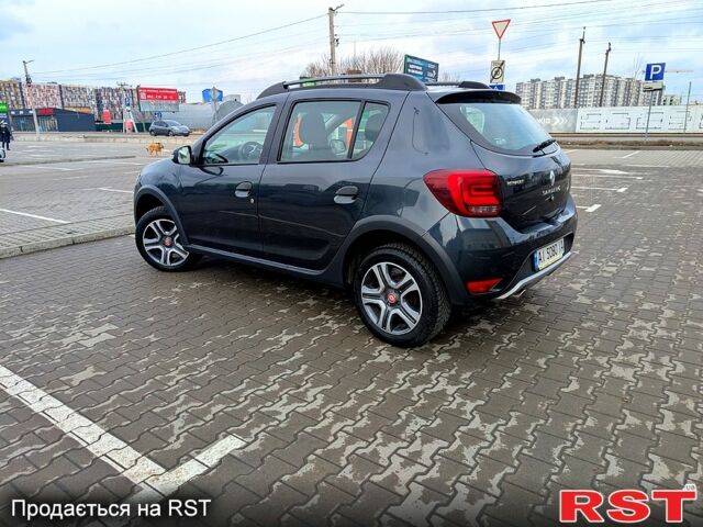 Серый Рено Сандеро, объемом двигателя 1.5 л и пробегом 130 тыс. км за 11750 $, фото 10 на Automoto.ua