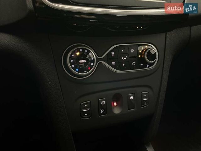 Серый Рено Сандеро, объемом двигателя 1 л и пробегом 58 тыс. км за 10884 $, фото 16 на Automoto.ua