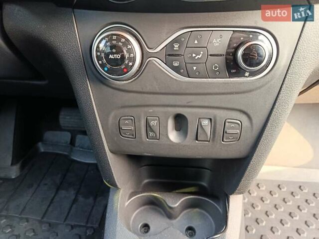 Сірий Рено Сандеро, об'ємом двигуна 0.9 л та пробігом 58 тис. км за 10500 $, фото 17 на Automoto.ua