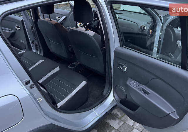 Серый Рено Сандеро, объемом двигателя 1.46 л и пробегом 39 тыс. км за 12300 $, фото 24 на Automoto.ua