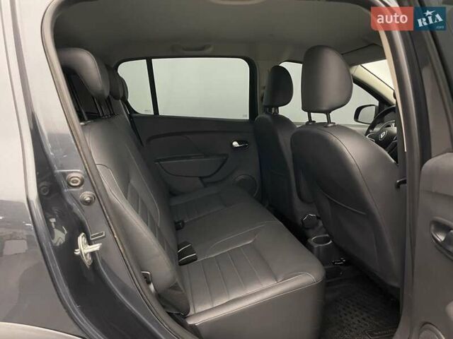 Серый Рено Сандеро, объемом двигателя 1 л и пробегом 58 тыс. км за 10884 $, фото 18 на Automoto.ua