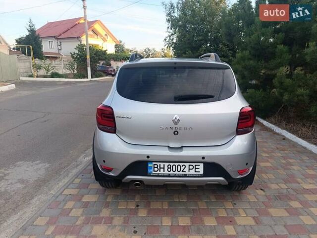 Серый Рено Сандеро, объемом двигателя 0.9 л и пробегом 88 тыс. км за 9400 $, фото 7 на Automoto.ua