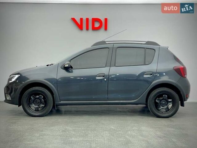 Серый Рено Сандеро, объемом двигателя 1 л и пробегом 58 тыс. км за 10884 $, фото 2 на Automoto.ua