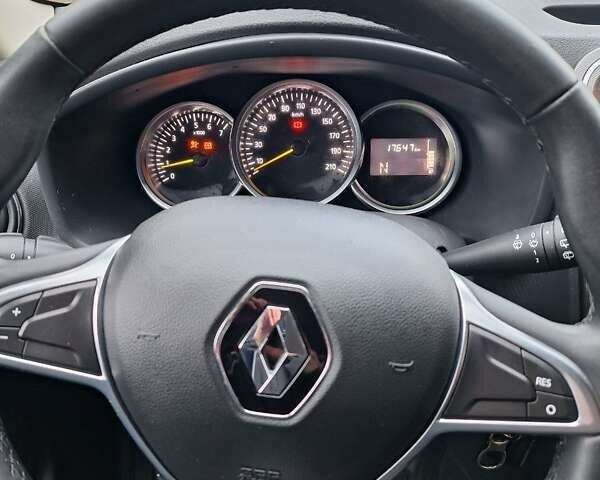 Сірий Рено Сандеро, об'ємом двигуна 0.9 л та пробігом 17 тис. км за 11500 $, фото 10 на Automoto.ua