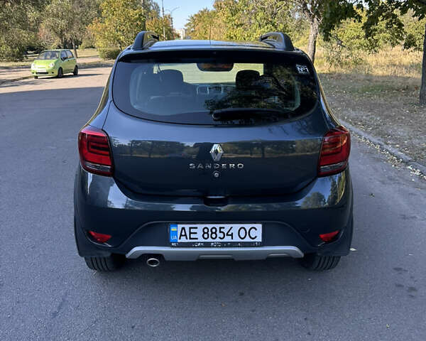 Сірий Рено Сандеро, об'ємом двигуна 1.46 л та пробігом 99 тис. км за 10300 $, фото 4 на Automoto.ua