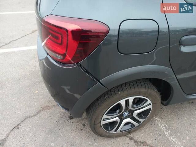 Серый Рено Сандеро, объемом двигателя 0.9 л и пробегом 12 тыс. км за 10400 $, фото 7 на Automoto.ua