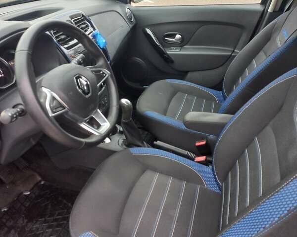 Серый Рено Сандеро, объемом двигателя 0.9 л и пробегом 12 тыс. км за 10400 $, фото 19 на Automoto.ua